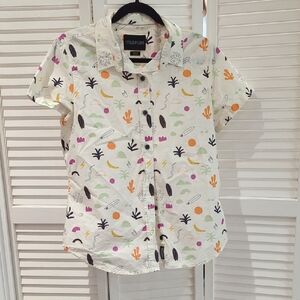 Wildfang Graphic Short Sleeve Shirt Size Medium EUC
